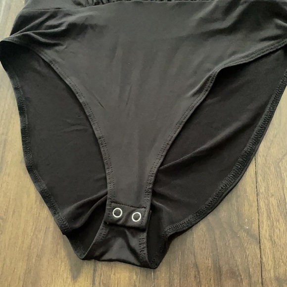 Black Open Back Sleeveless Mock Neck F21 Bodysuit - Picture 5 of 13